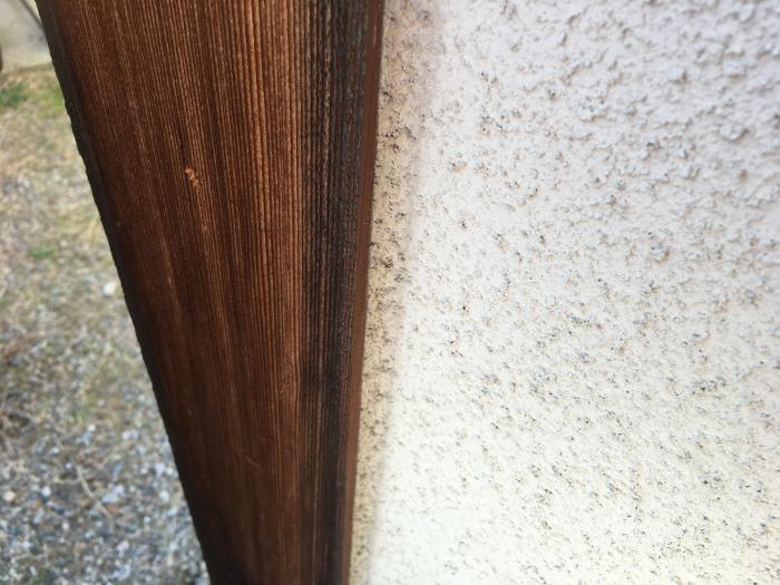 外壁付け柱 木部 を使用しているデザインの住宅 ガイソー足立店 住まいの外装リフォーム専門店