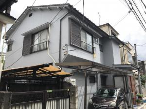 足立区　外壁塗装工事　訪問業者でお困りだった目立つひび割れを綺麗に補修！