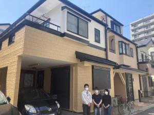 足立区　外壁塗装・屋根カバー工事　ツートンカラーで個性光る外観に
